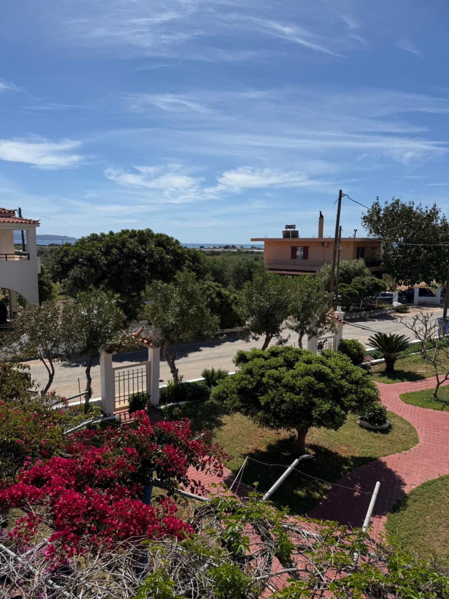 Vias Hotel Neápolis Buitenkant foto