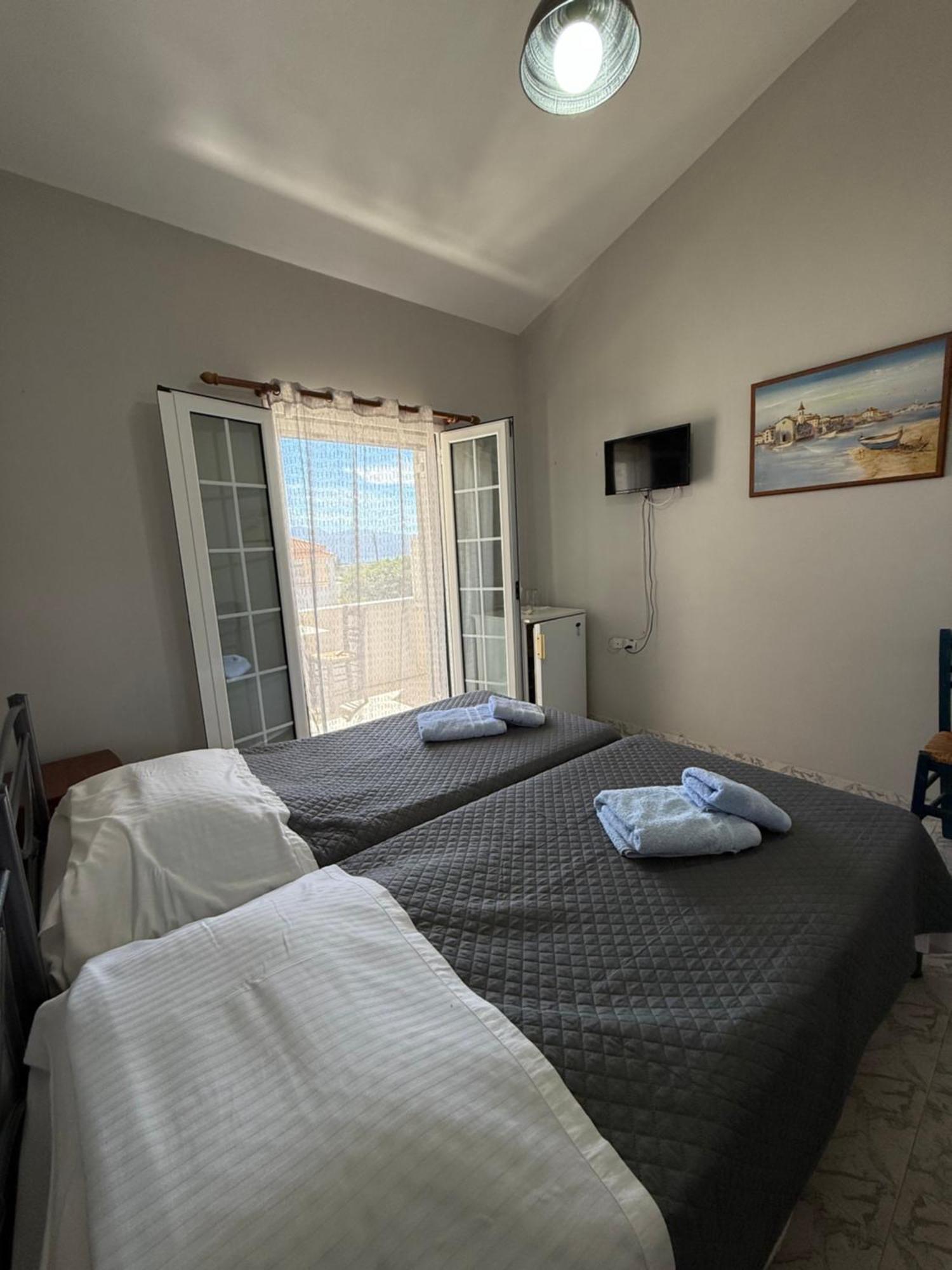 Vias Hotel Neápolis Buitenkant foto