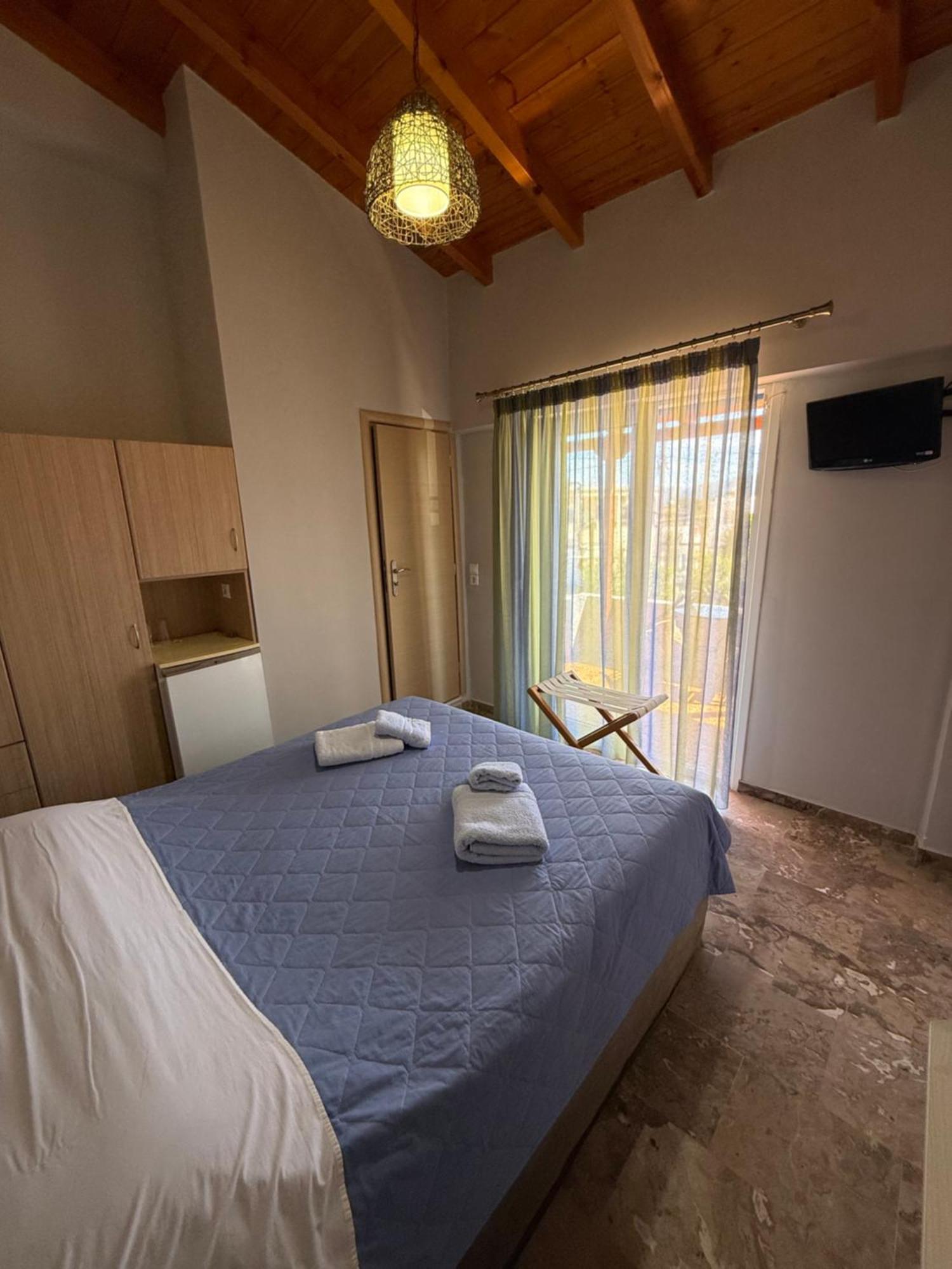 Vias Hotel Neápolis Buitenkant foto