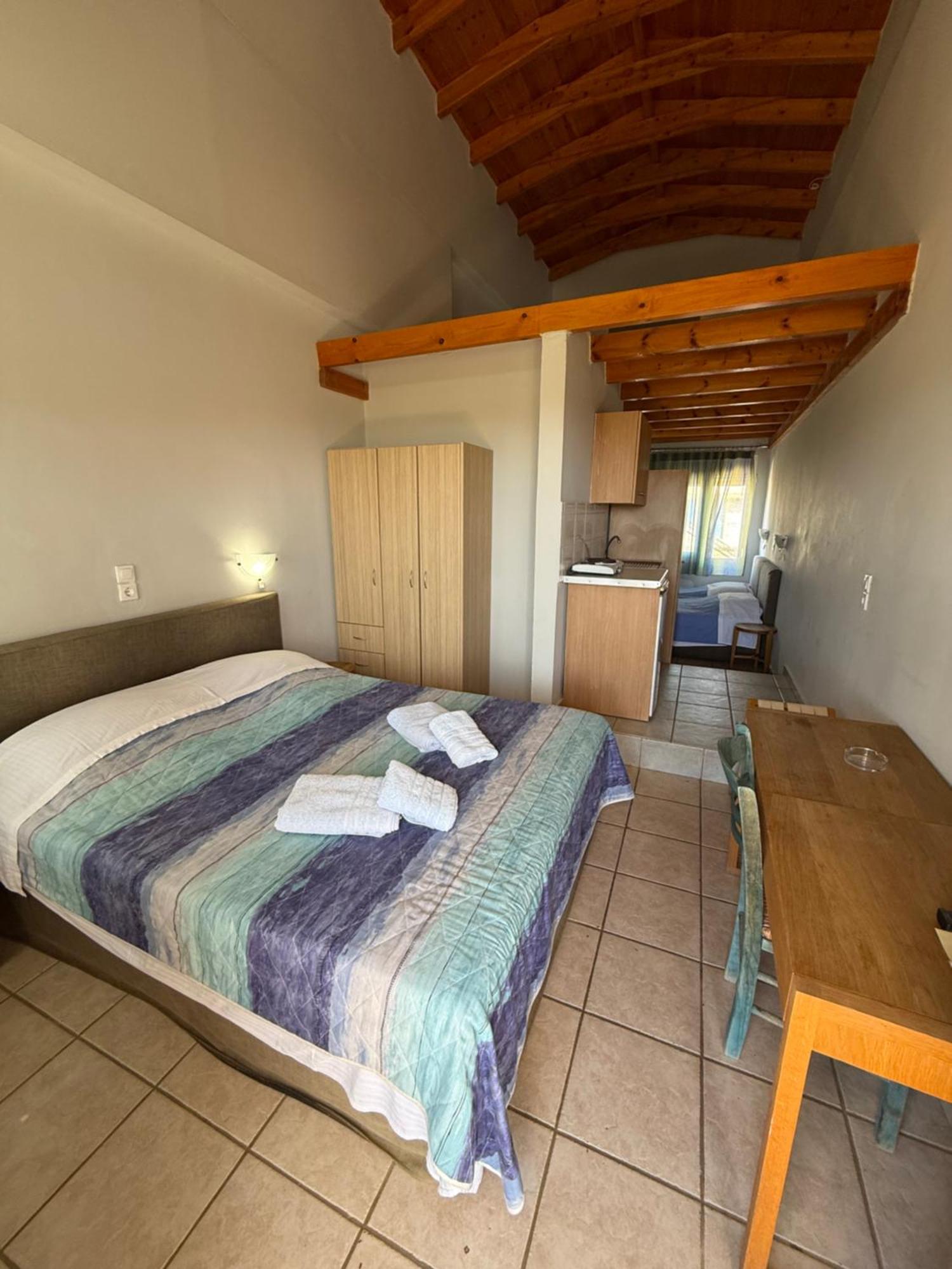 Vias Hotel Neápolis Buitenkant foto
