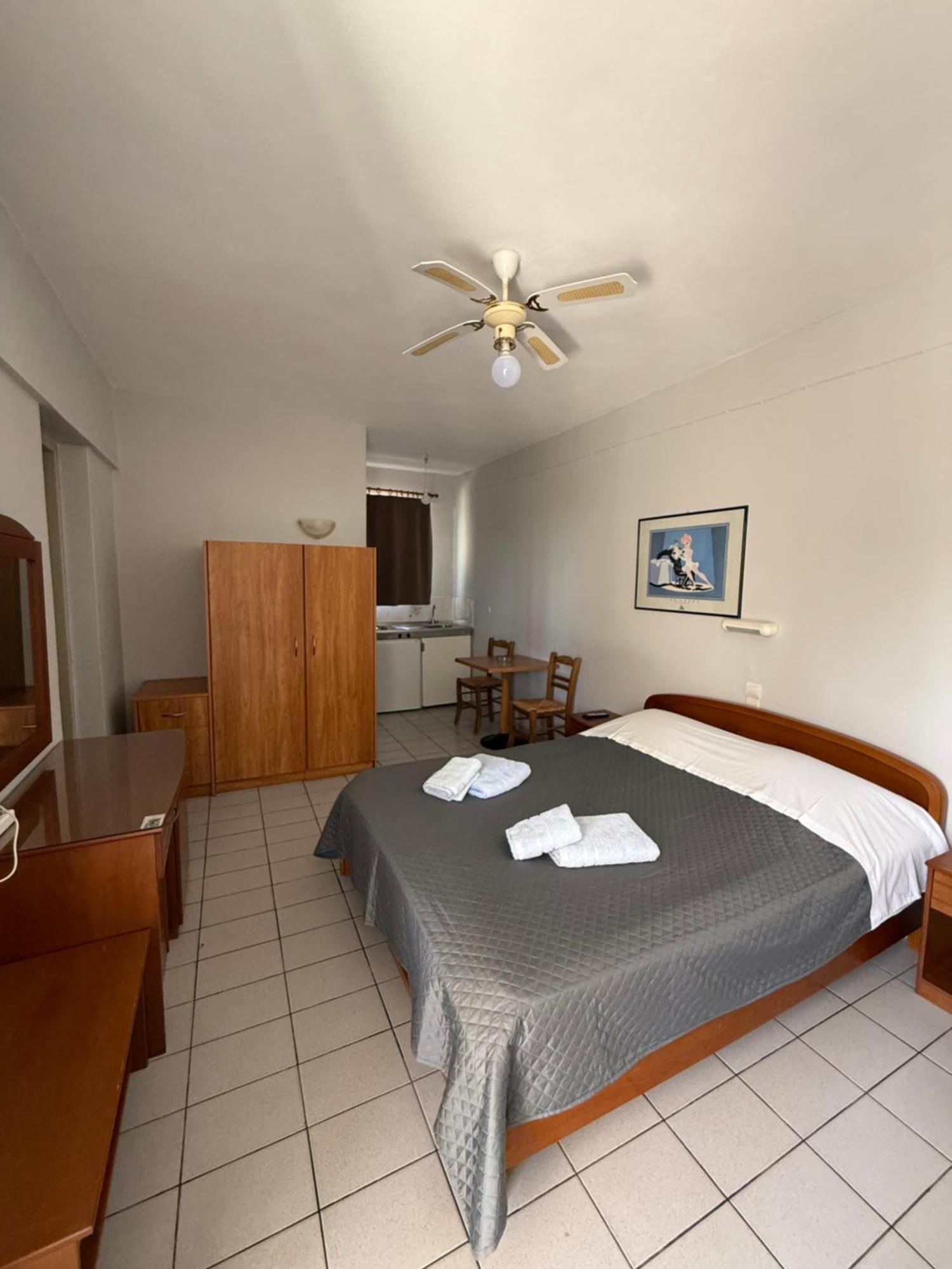Vias Hotel Neápolis Buitenkant foto